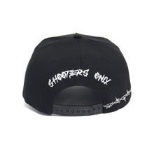 Load image into Gallery viewer, Outdated Snapback Black/White
